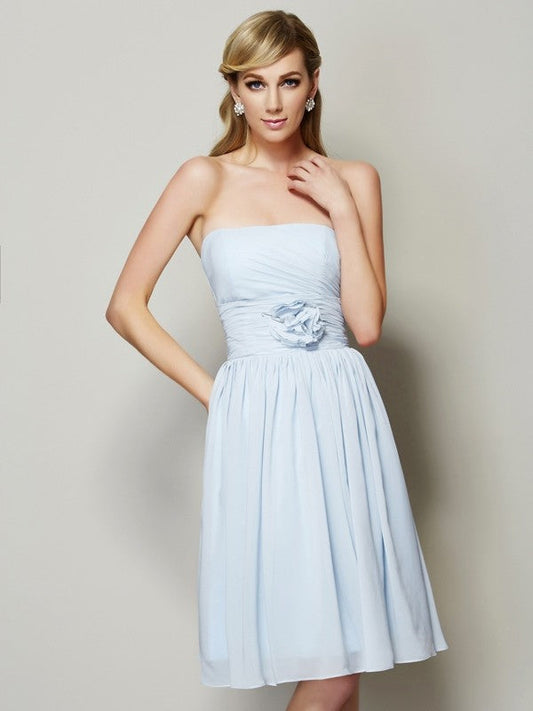 A-Line/Princess Strapless Sleeveless Hand-Made Flower Short Chiffon Bridesmaid Dresses CICIP0005295