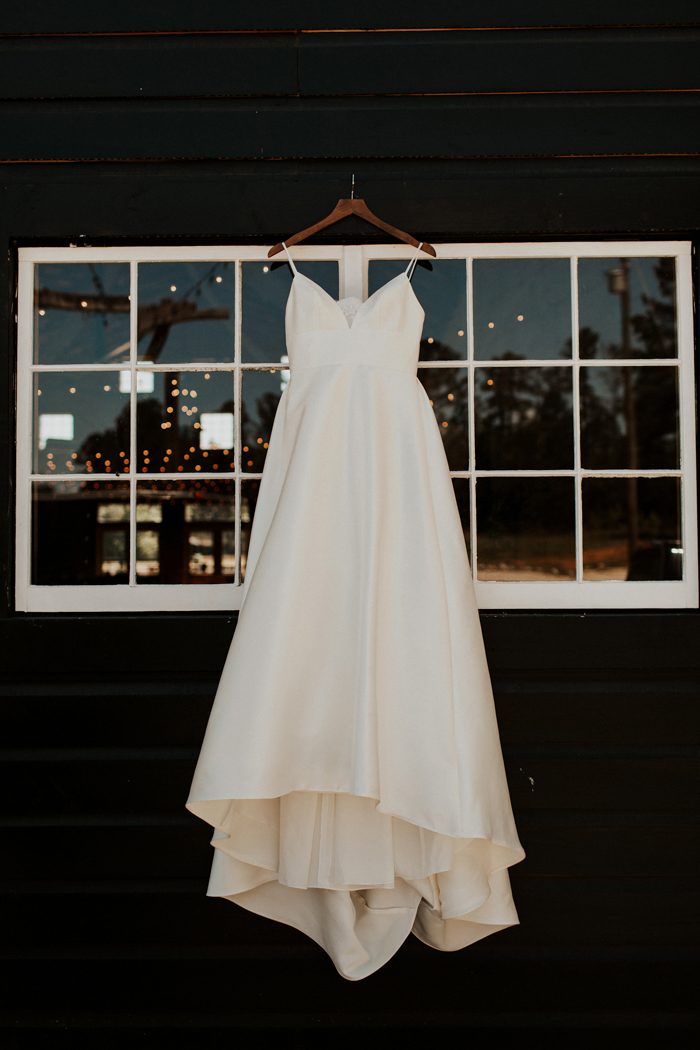 2024 Cheap Wedding Dresses Princess A-Line Satin Sweetheart Spaghetti Straps Bridal Gowns