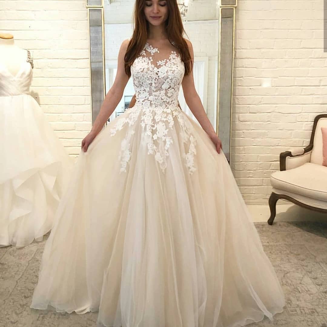 2024 Cheap A-Line Wedding Dresses Tulle Scoop Ivory White Appliques Beach