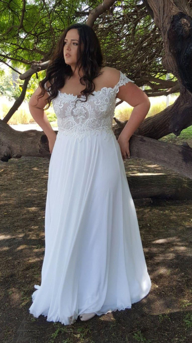 2024 Cheap A-Line Wedding Dresses Chiffon Off Shoulder Floor Length Plus Size Lace Beach