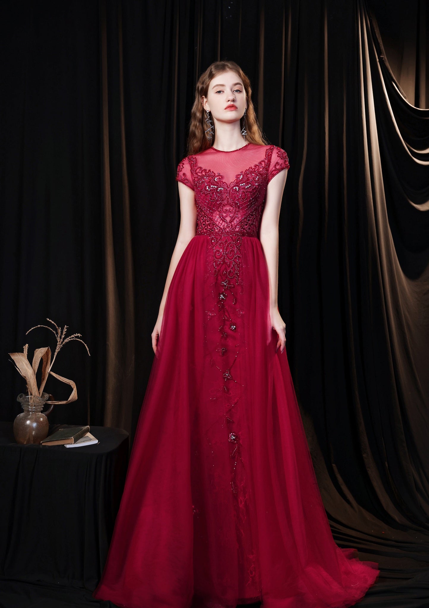 Cap Sleeves Prom Dress 2024 Beading Appliques Tulle Scoop Floor Length Burgundy Prom Dresses