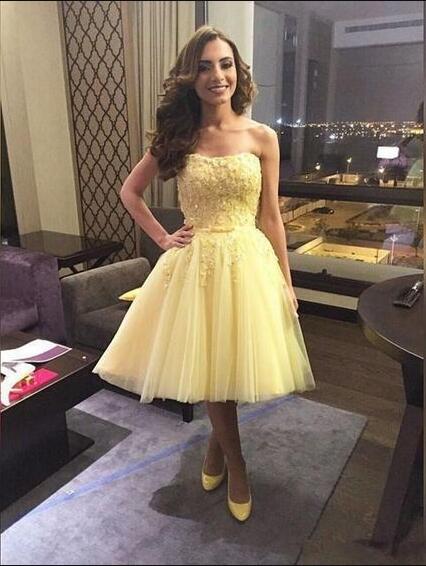 Princess/A-Line Strapless Above-Knee Daffodil Tulle Homecoming/Prom Dresses with Appliques