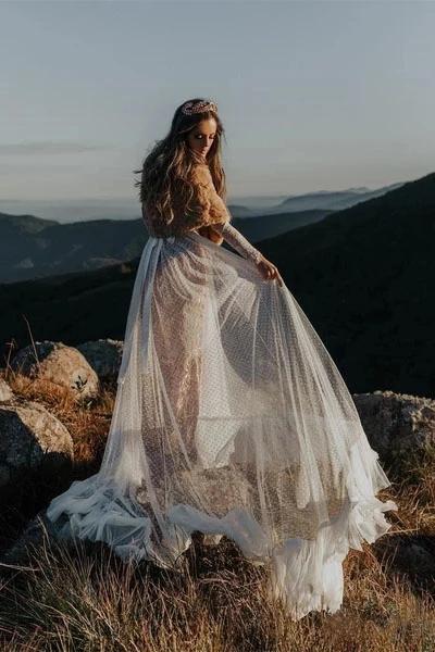 Unique Long Sleeve Boho Wedding Dresses Lace Bohemian Backless Wedding Gowns N2008