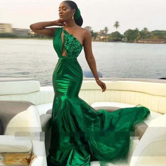 2024 glaring Sexy Green One Shoulder Mermaid Evening Dresses Sequined Sweep Train Satin Tulle Plus Size Prom Gowns CD13404
