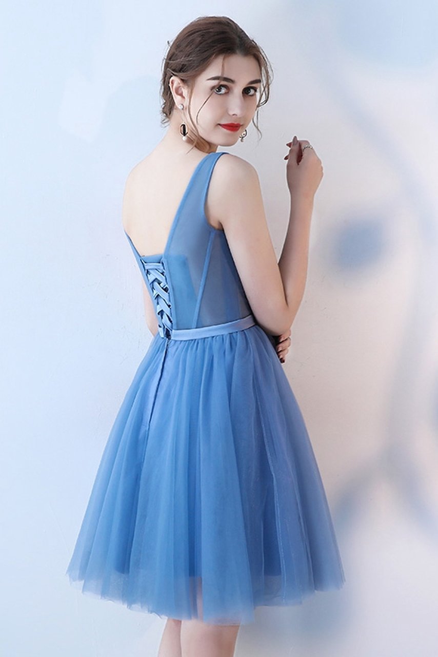 Cute Blue V Neck Sleeveless Tulle Homecoming Dress with Lace Appliques Belt N1939