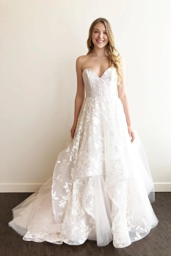 A-line Sweetheart Lace Appliqued Wedding Dresses Court Train Wedding Dress N2265