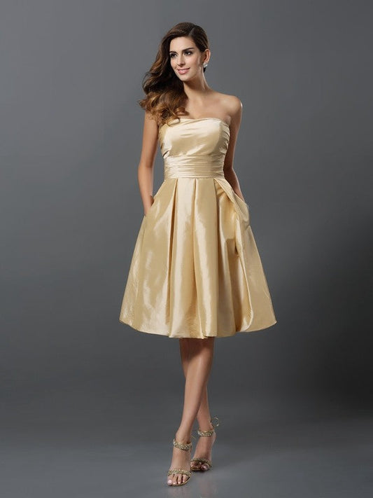 A-Line/Princess Strapless Sleeveless Short Taffeta Bridesmaid Dresses CICIP0005359