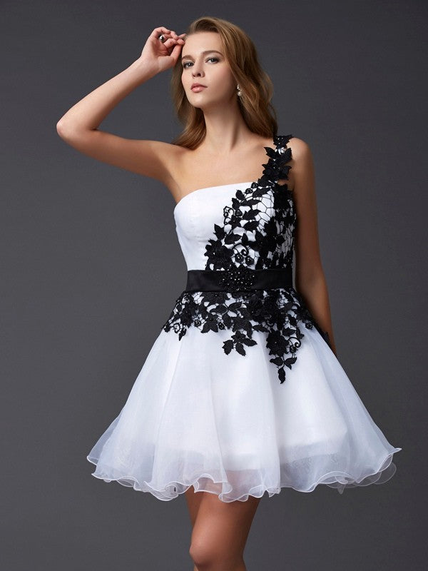A-Line/Princess One-Shoulder Sleeveless Lace Short Organza Homecoming Dresses CICIP0008098