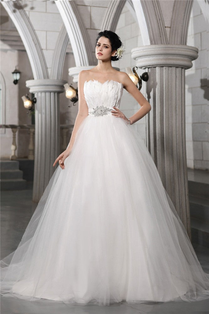Ball Gown Strapless Sleeveless Beading Feather Long Net Wedding Dresses CICIP0006710