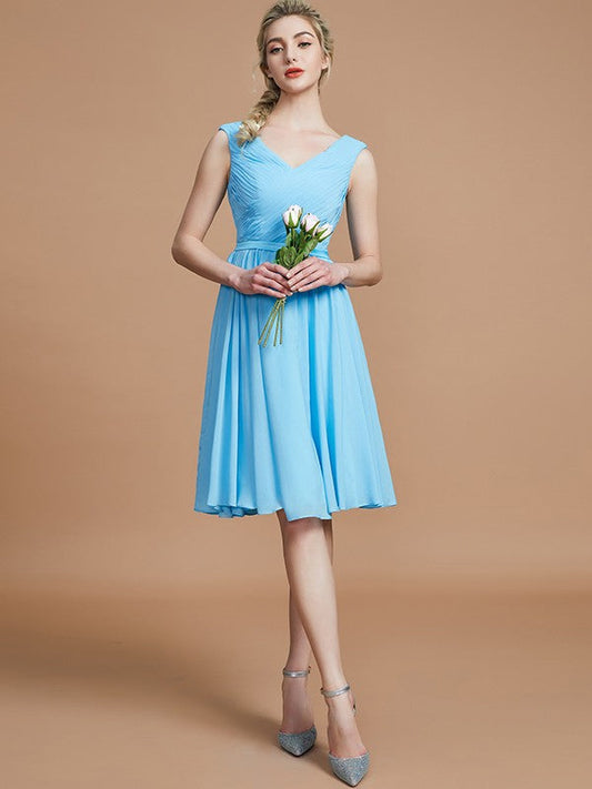 A-Line/Princess V-neck Sleeveless Ruched Short/Mini Chiffon Bridesmaid Dresses CICIP0005712