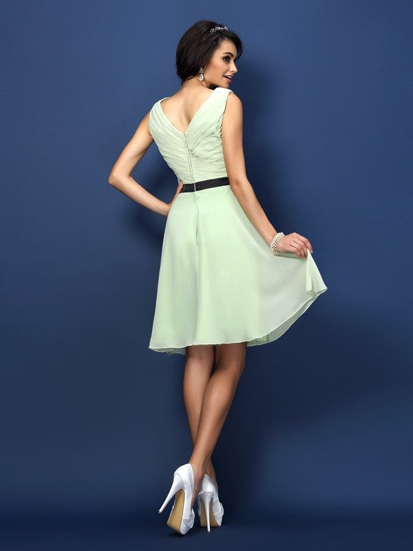 A-Line/Princess Bateau Pleats Sleeveless Short Chiffon Bridesmaid Dresses CICIP0005550