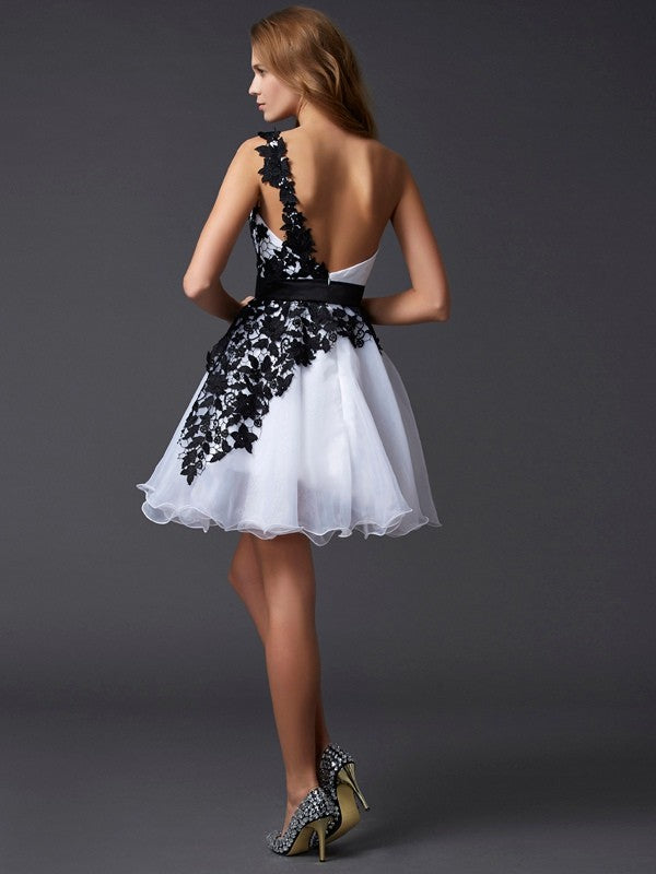 A-Line/Princess One-Shoulder Sleeveless Lace Short Organza Homecoming Dresses CICIP0008098