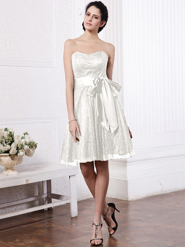 A-Line/Princess Sweetheart Sleeveless Sash Short Lace Bridesmaid Dresses CICIP0005804