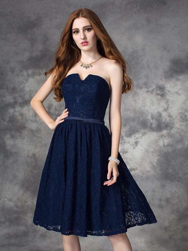 A-line/Princess Sweetheart Lace Sleeveless Short Lace Bridesmaid Dresses CICIP0005851